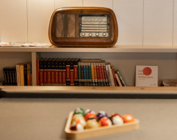 Hotel-Villa-Laurus-Merano-Bar-Billard-Detail-BeatricePilotto-JH5A8488_255x202