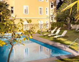 Hotel-Villa-Laurus-Merano-Wellness-Garten-Pool-BeatricePilotto-JH5A8283_255x202