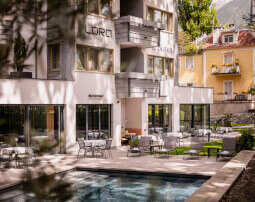 Hotel_Flora_Merano_Aussen_Schwimmbad_Garten_Terrasse_BeatricePilotto_L1410331_255x202